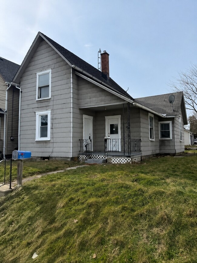 Photo - 1507 Stark Ave SW
