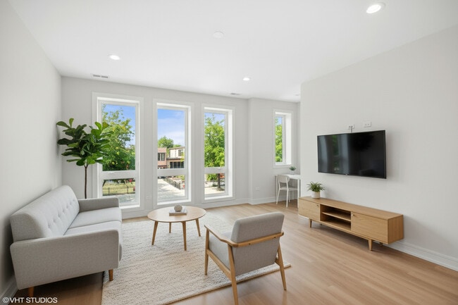 Photo - 3715 S Giles Ave Unit 2