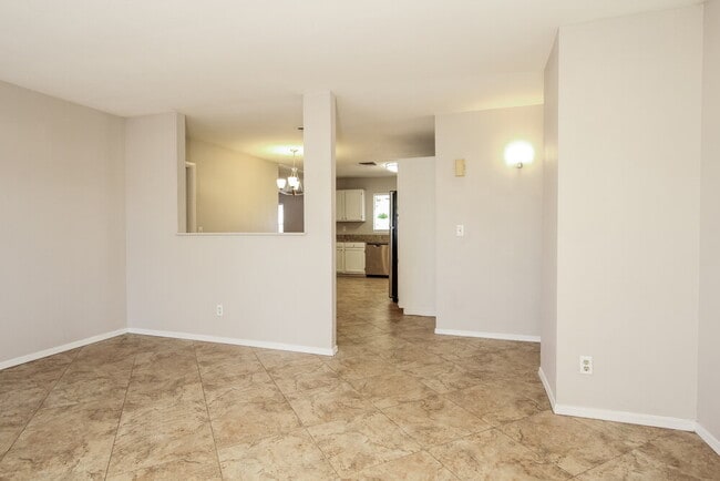 Photo - 1314 W Rockwell Dr