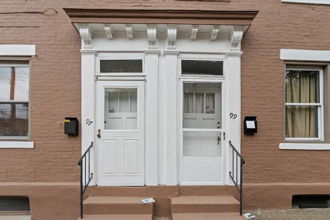Photo - MOVE IN SPECIAL! SCORE HALF OFF 1ST MONTH'...