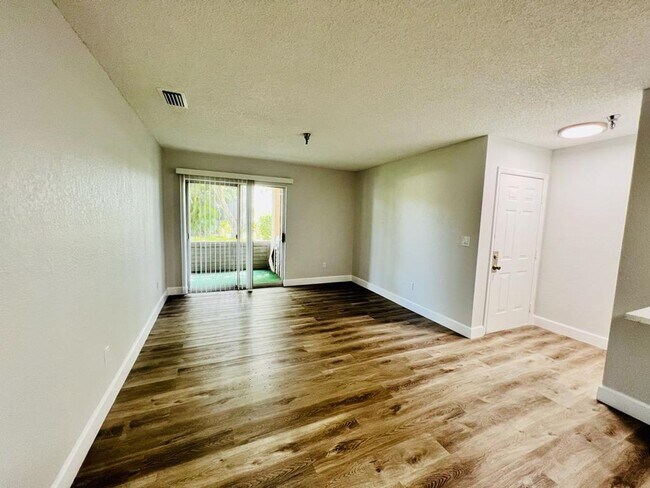 Photo - ? Charming 1/1 Condo in Resort-Style Commu...