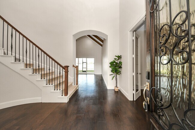 Photo - 9814 Carver Dr