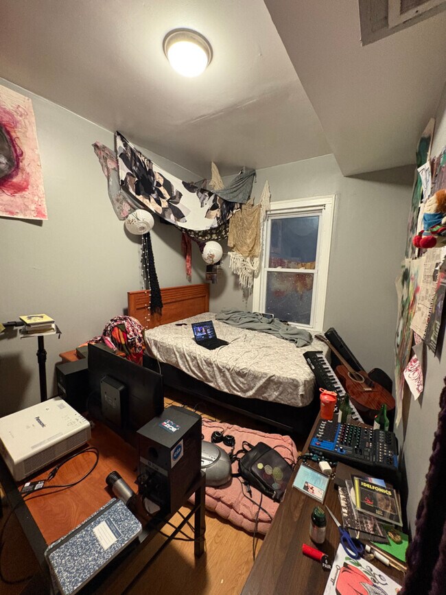 Photo - 839 N Ashland Ave Unit 2R