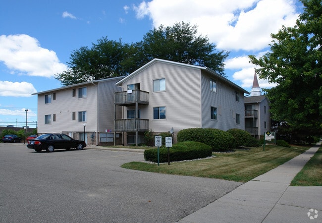 Courtyard Flatlets - Courtyard Flatlets Apartments