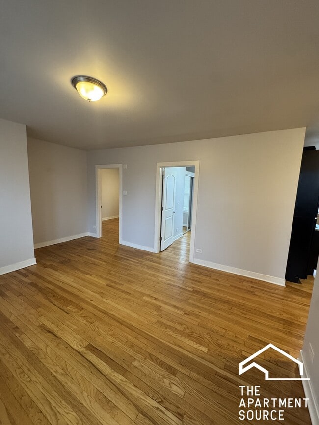 Photo - 4606 N Kildare Ave Unit 3W