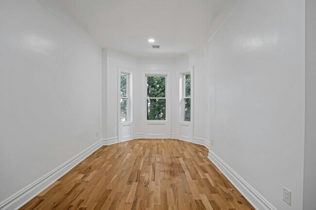 Photo - 52 Brinkerhoff St