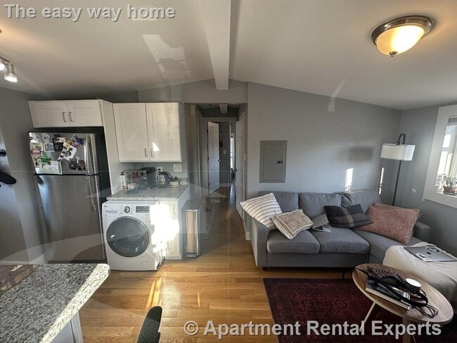 Building Photo - 287 Beacon St Unit #2