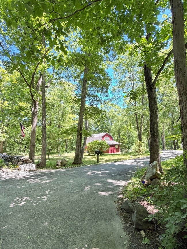 Photo - 300 Chestnut Hill Rd