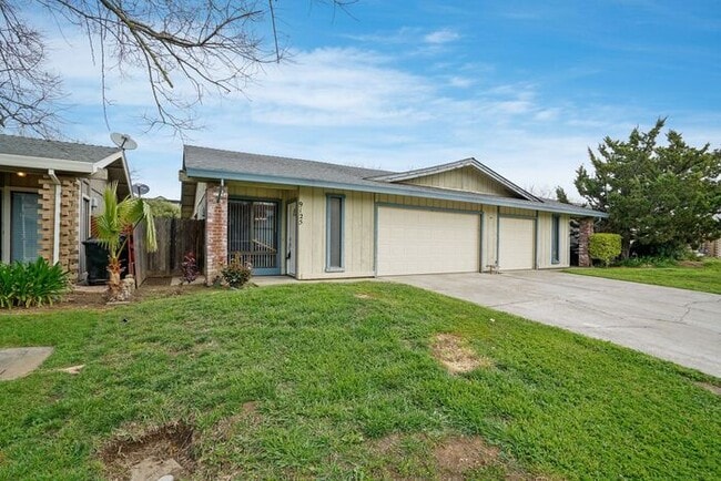 Photo - Beautiful duplex locate in Sacramento!
