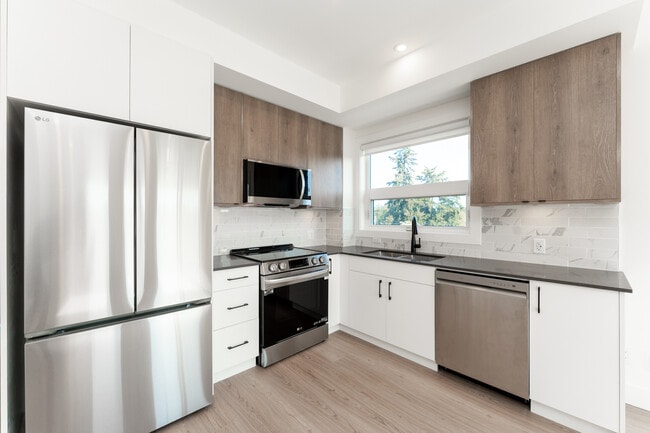 Building Photo - 809 Arncote Ave Unit 205