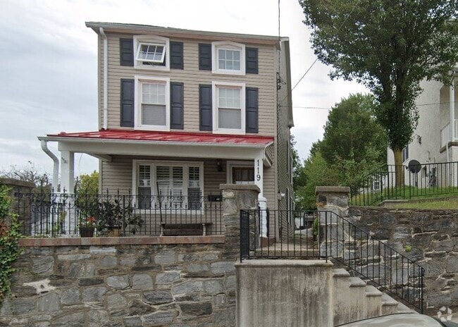Building Photo - 119 Cedar Ave Rental