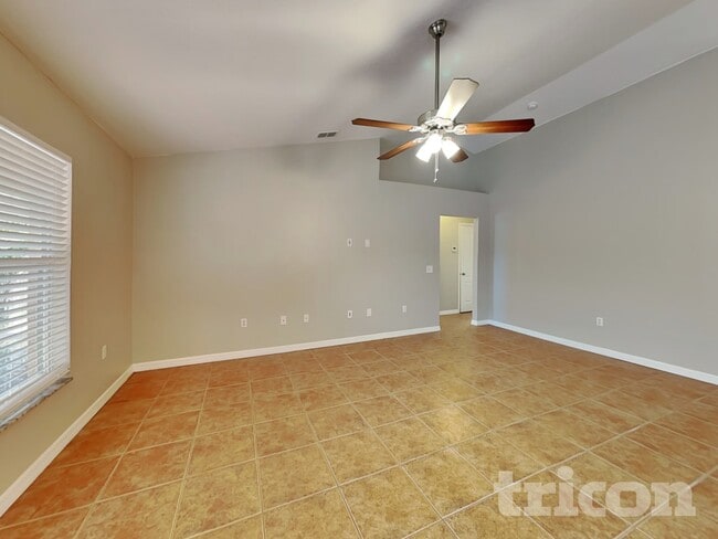 Photo - 6001 White Tail Loop