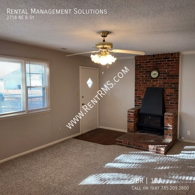 Photo - 2718 NE B St