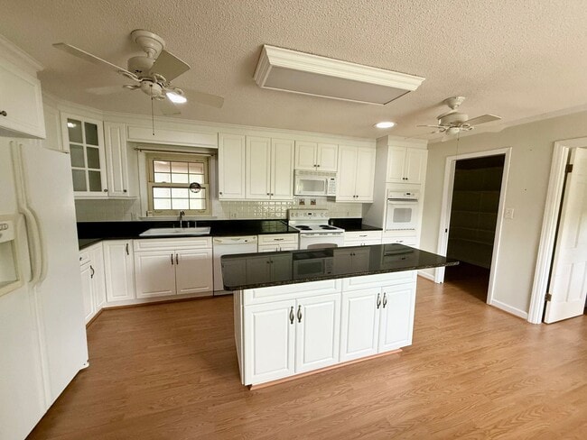 Photo - Three bedroom, 2 bath house in Mebane