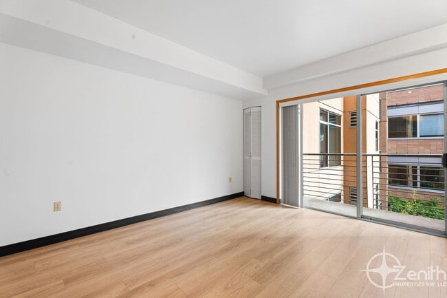 Photo - 701 Columbia St Unidad Apt 301