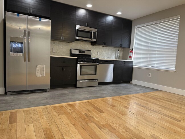 Photo - 73-75-75 Ferry St Unit 7