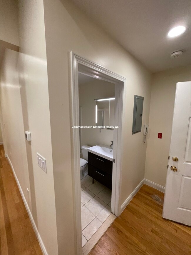 Photo - 1801 Beacon St Unit 6