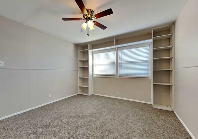 Photo - 920 S Waterview Dr