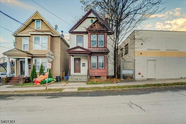 Photo - 81 Holmes St