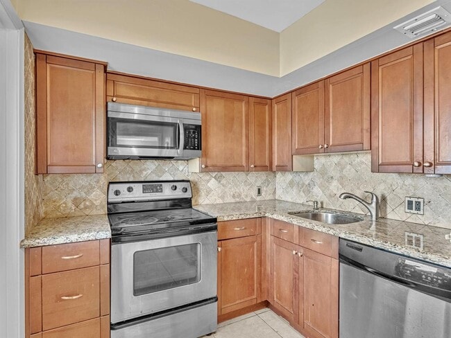 Photo - 3150 N Palm Aire Dr Unidad 508