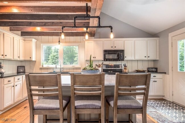 Photo - 6287 Riverview Rd