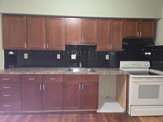 Building Photo - 103 S Madison St Unit 103-1