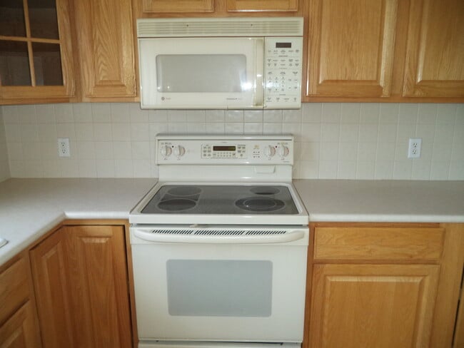Photo - 3 bedrooms plus loft! Main Floor Master plus so much more!