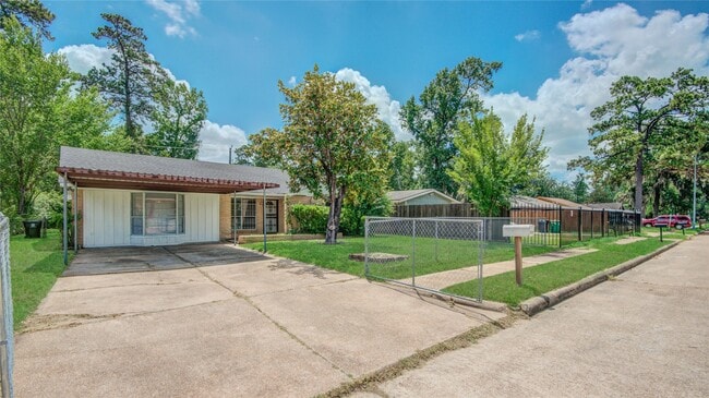 Photo - 9526 Balsam Ln