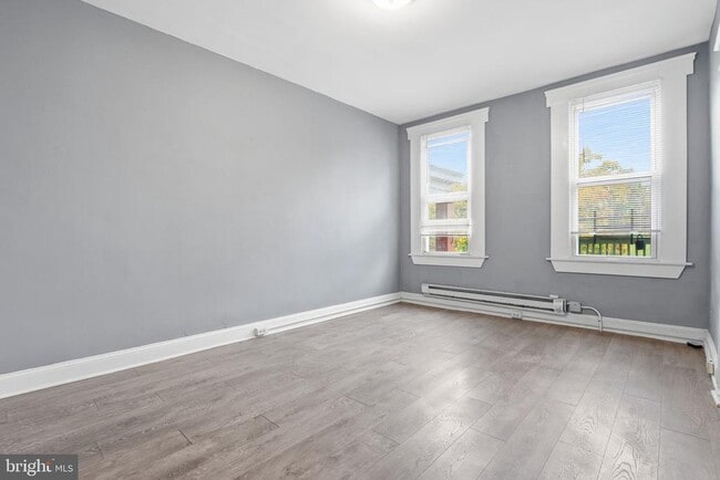 Photo - 5 S Wickham Rd