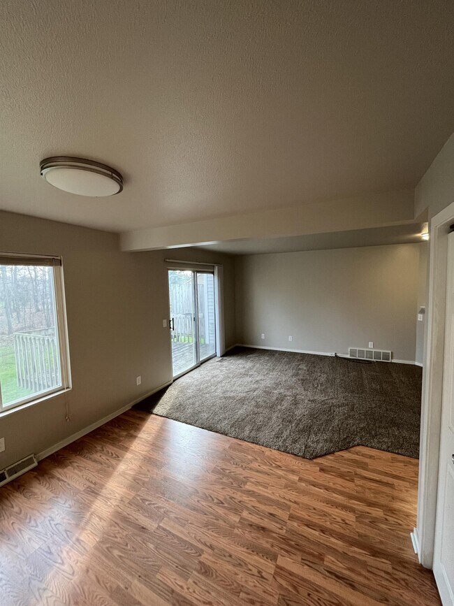 Photo - 7992 Green Meadow Ct