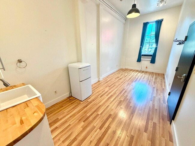 119 W Main St Unit H
