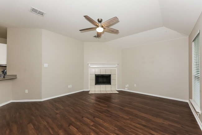 Photo - 1016 Winding Creek Dr