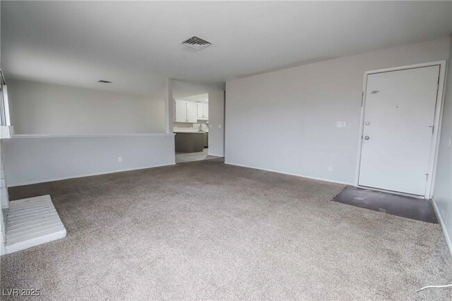 Building Photo - 7019 Grassy Knoll St Rental