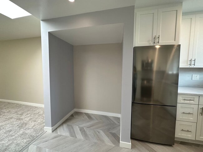Photo - EPIC REA: Bright 1bd/1ba Condo with Washer/Dryer in unit and Parking!