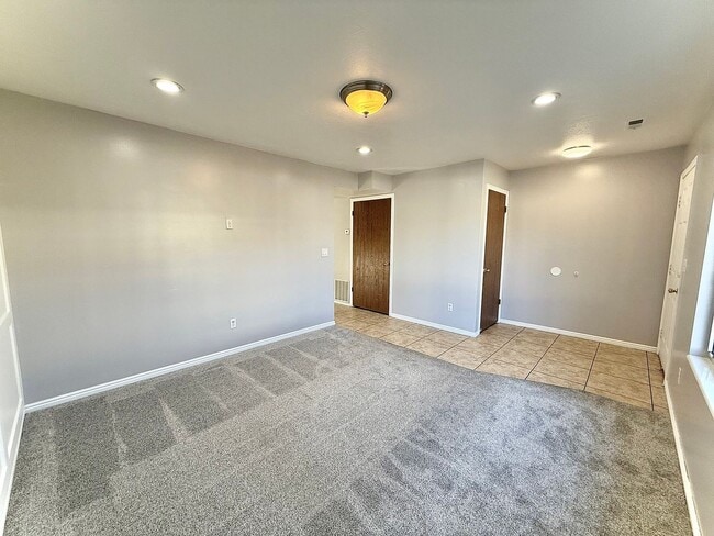 Photo - 3 Bedroom Layton Townhome Available Now