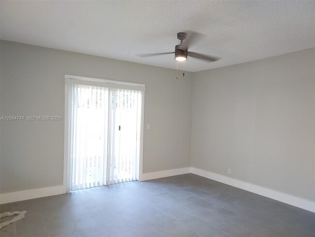 Photo - 808 SW 14th Terrace Unit 4