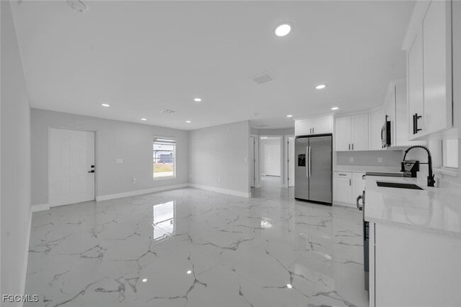 Photo - 3307 40th St W