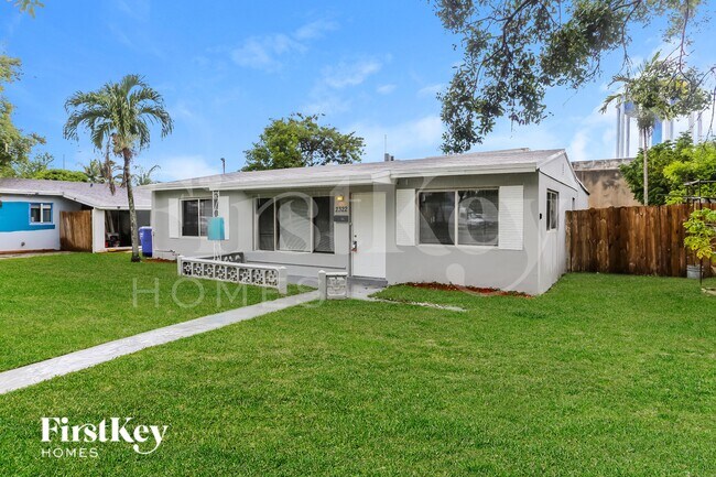 Photo - 2322 N 28th Ave