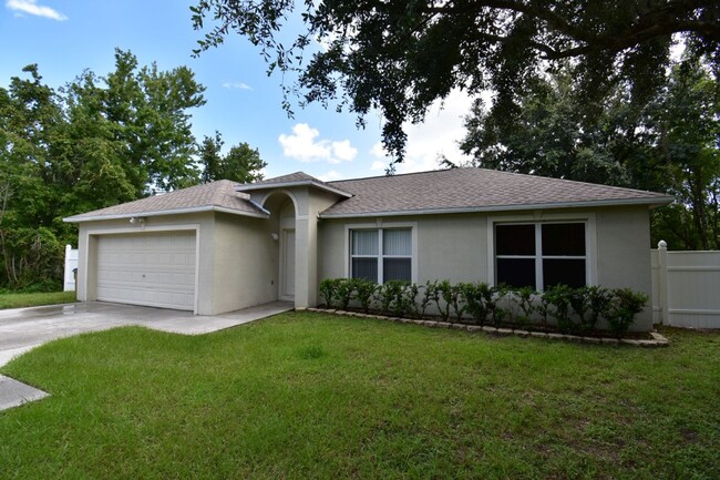 COMING SOON~ Spacious 3 bedroom 2 bath wit... - COMING SOON~ Spacious 3 bedroom 2 bath wit... House