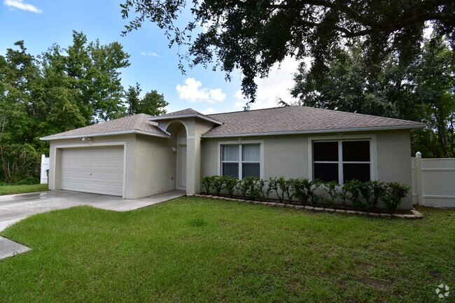 Building Photo - COMING SOON~ Spacious 3 bedroom 2 bath wit... Rental