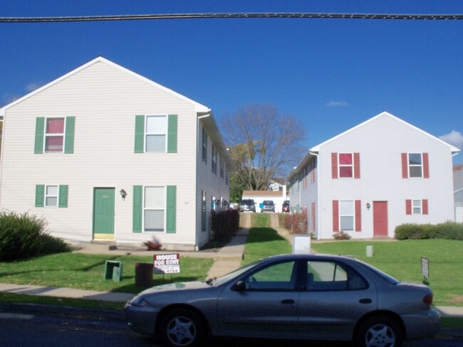 Photo - 741 Union St
