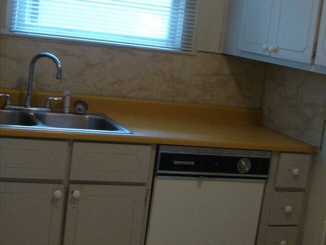 Photo - 243 S 800 E Unidad 2