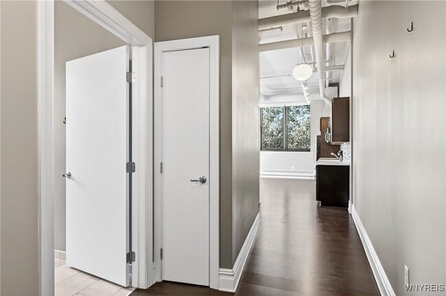 Photo - 2917 Main St