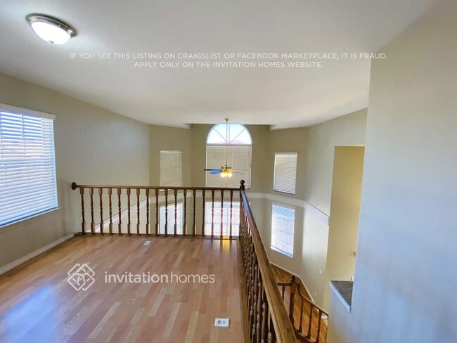 Photo - 302 S Quail Ln