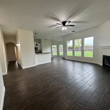 Photo - 409 Hardwicke Ln