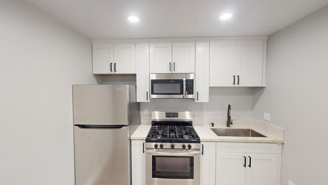 2222-2224 Alton Pl
