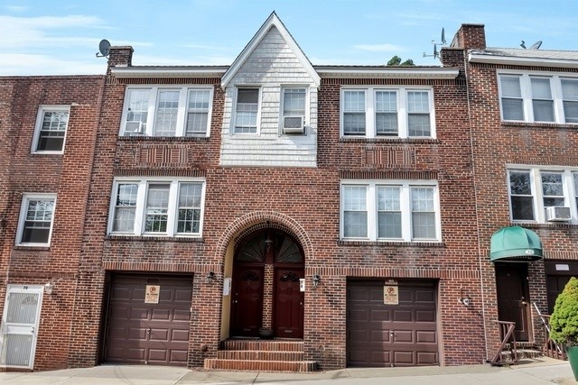 Photo - 74-76 St Pauls Ave Apartments
