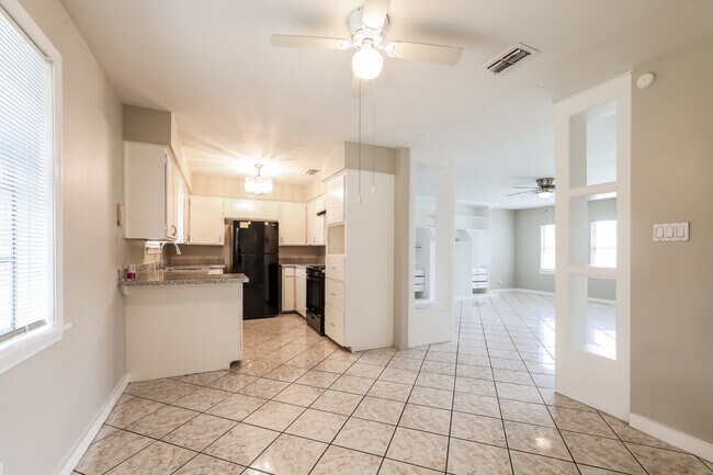 Photo - 4610 Anice St