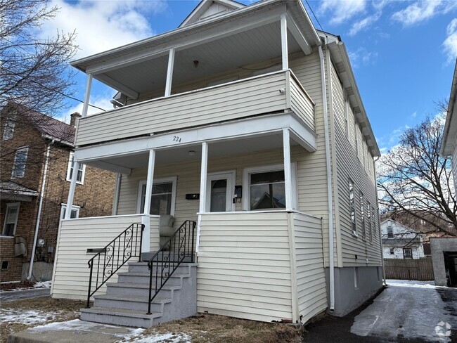 Building Photo - 224 Lester Ave Rental