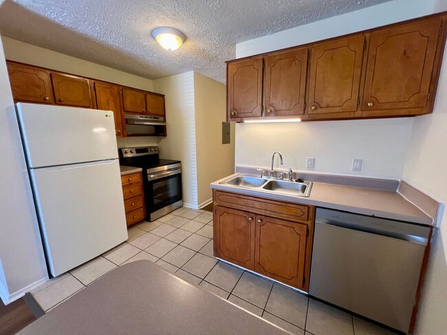 Photo - 1BR 1BA Apartment at Venture Point Apt. *Water Included* Unidad E-36